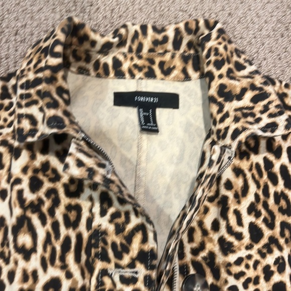 Leopard 🐆 print jacket - Picture 3 of 6